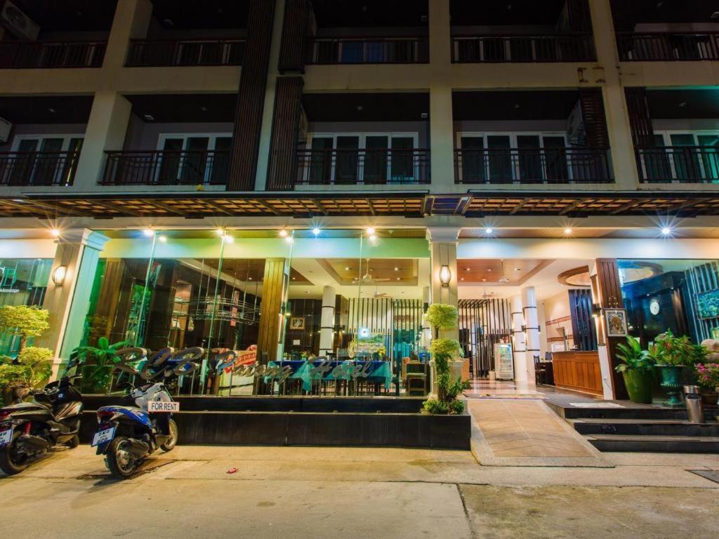 Azure Bangla Phuket Hotel Patong Exterior photo