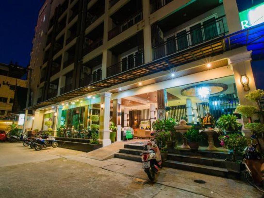 Azure Bangla Phuket Hotel Patong Exterior photo
